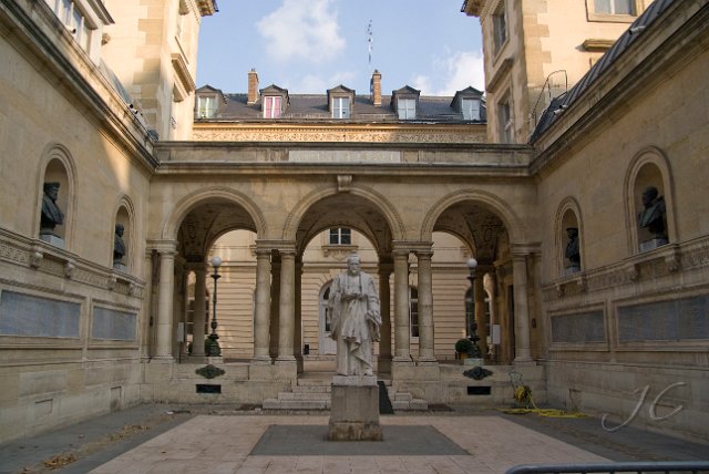 0154College de France.jpg - SONY DSC